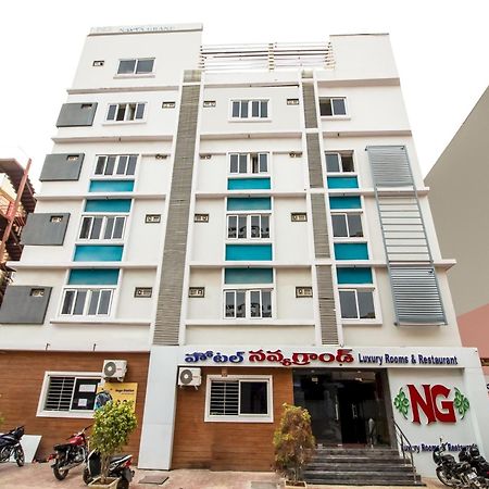 Hotel Capital O Sri Navya Grand Near Nexus Hyderabad Exterior foto