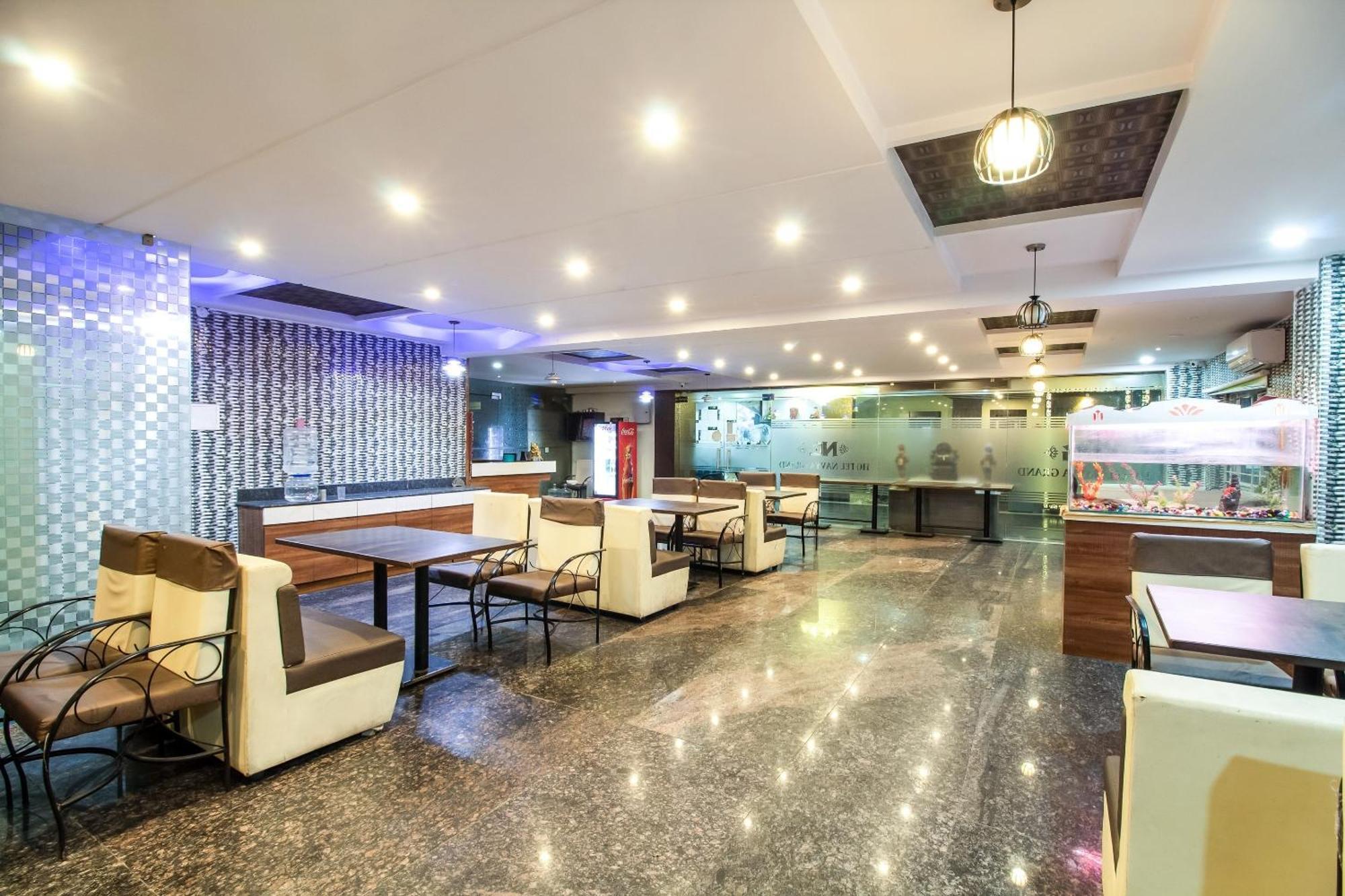 Hotel Capital O Sri Navya Grand Near Nexus Hyderabad Exterior foto
